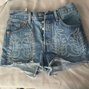 Levi’s western stitch Jean shorts